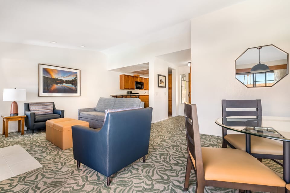 RVO-1BDRM-SUITE-LIV-2025-1XX-002