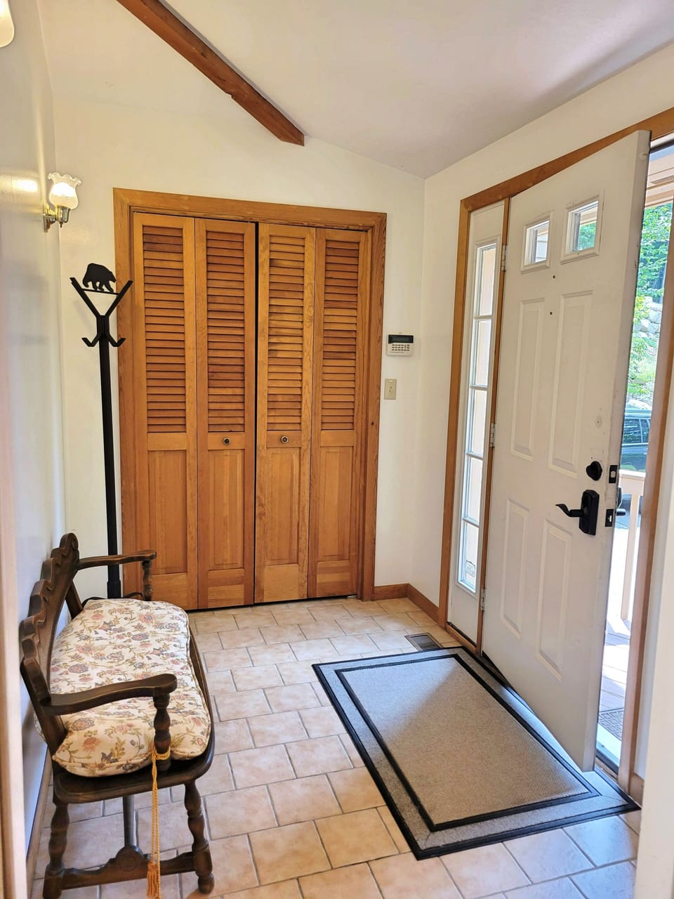 foyer area / mudroom