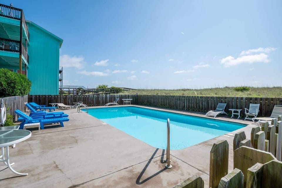 Oceanside Pool