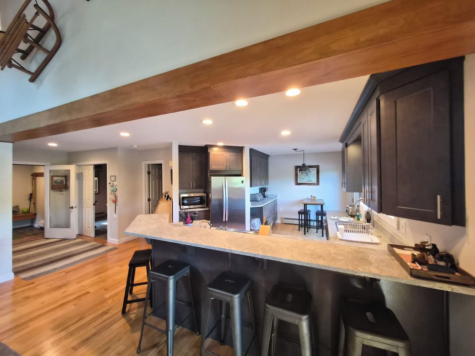 Kitchen Breakfast Bar