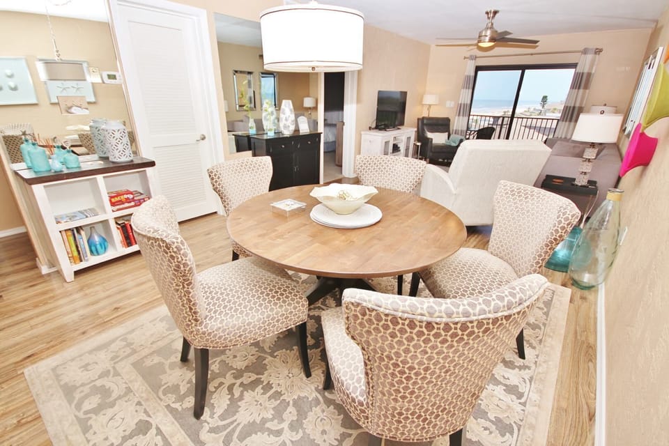 Round Dining Table for 5