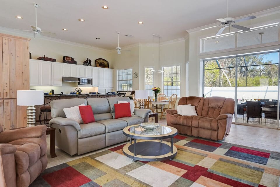 Family Room/fireplace