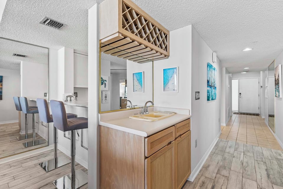 Wet bar