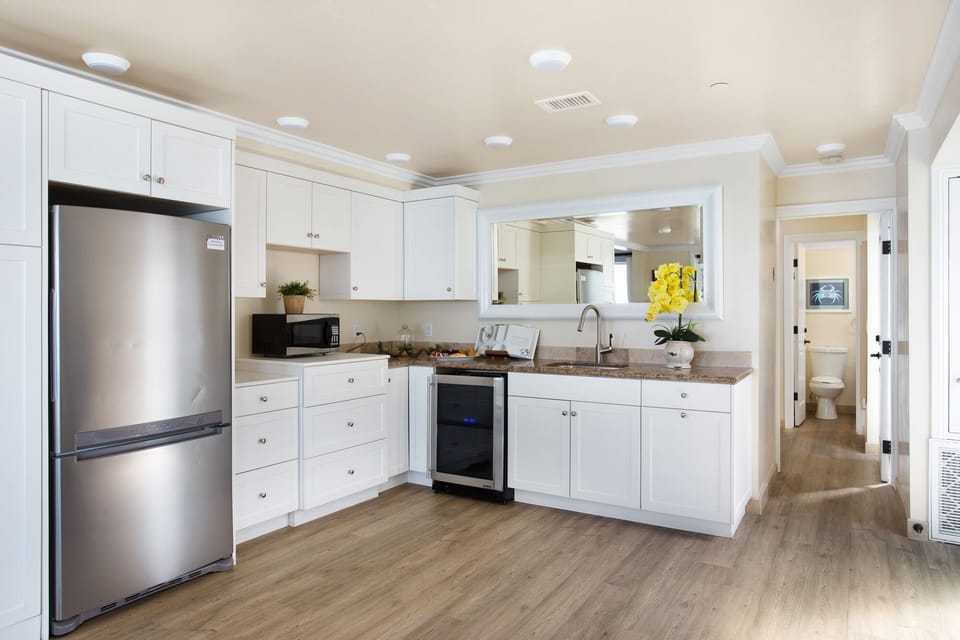 Kitchenette Too!