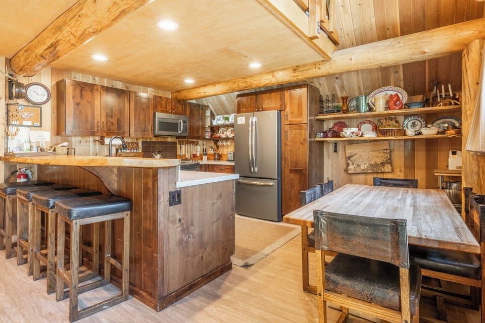 Chalet 9 kitchen dining