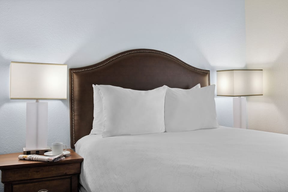 One-Bedroom-Mini-Suite-Bedroom-1-Worldmark-Havasu-Dunes