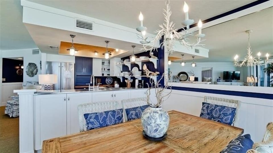Dining Area/Kitchen