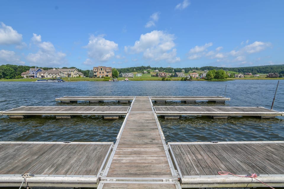 Community Dock Slip Available