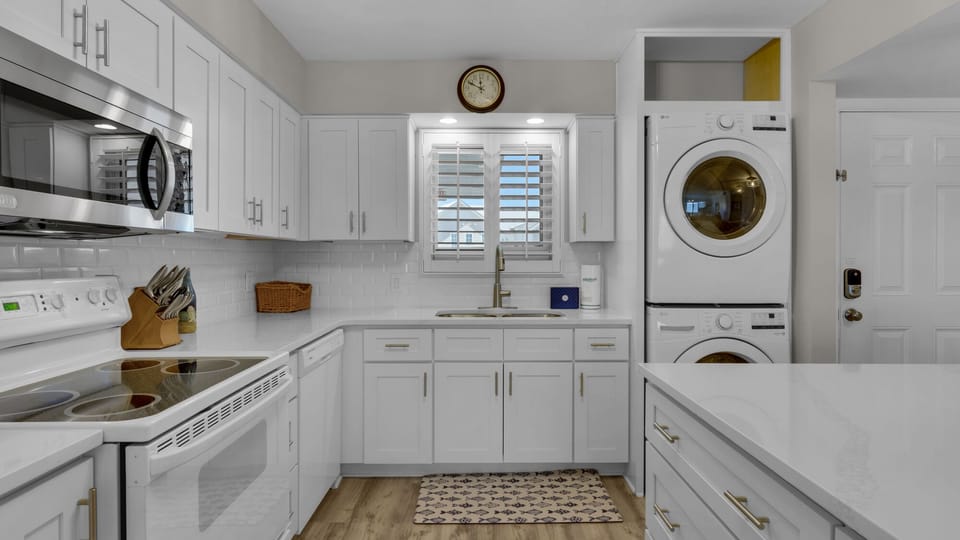 SC405 Kitchen Area