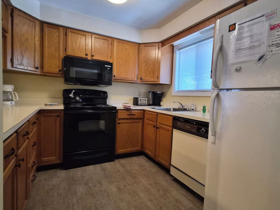 Alpine Village 155 - Kitchen