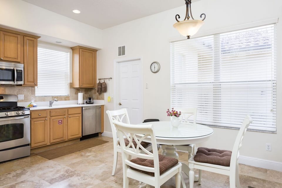 Spacious kitchen that meets all of your needs