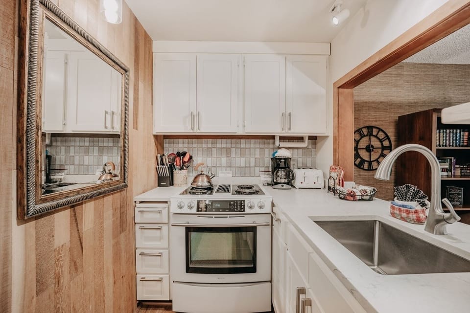 Indoors, Kitchen, Microwave, Oven, Sink