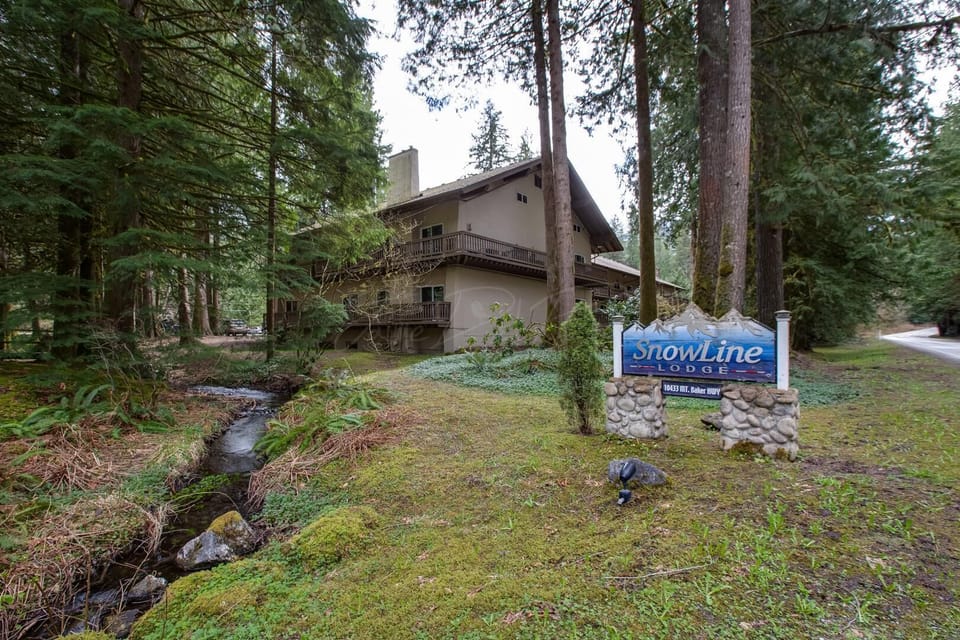 You are here Snowline Lodge!