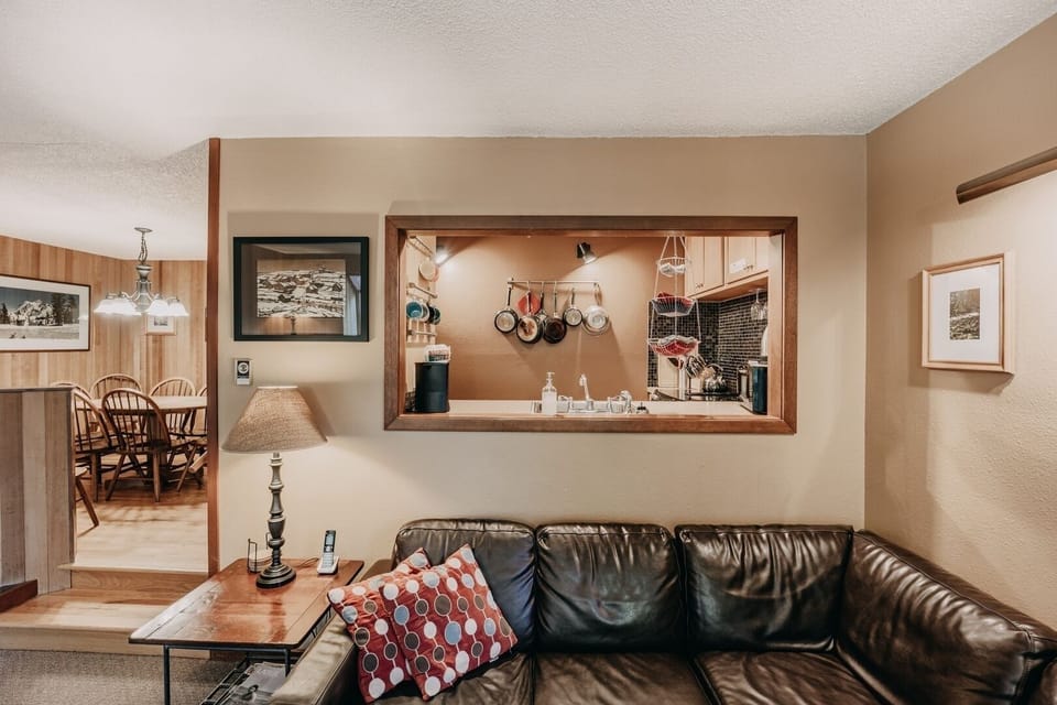 Indoors, Furniture, Living Room, Home Decor, Couch