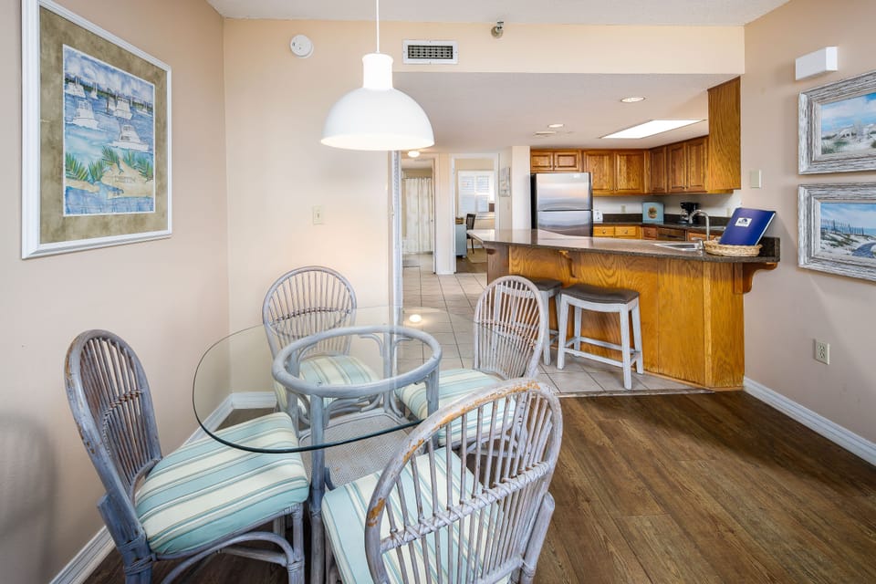Dining area and bar seating