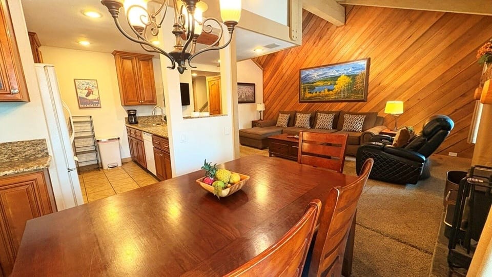 4th Livingroom pic