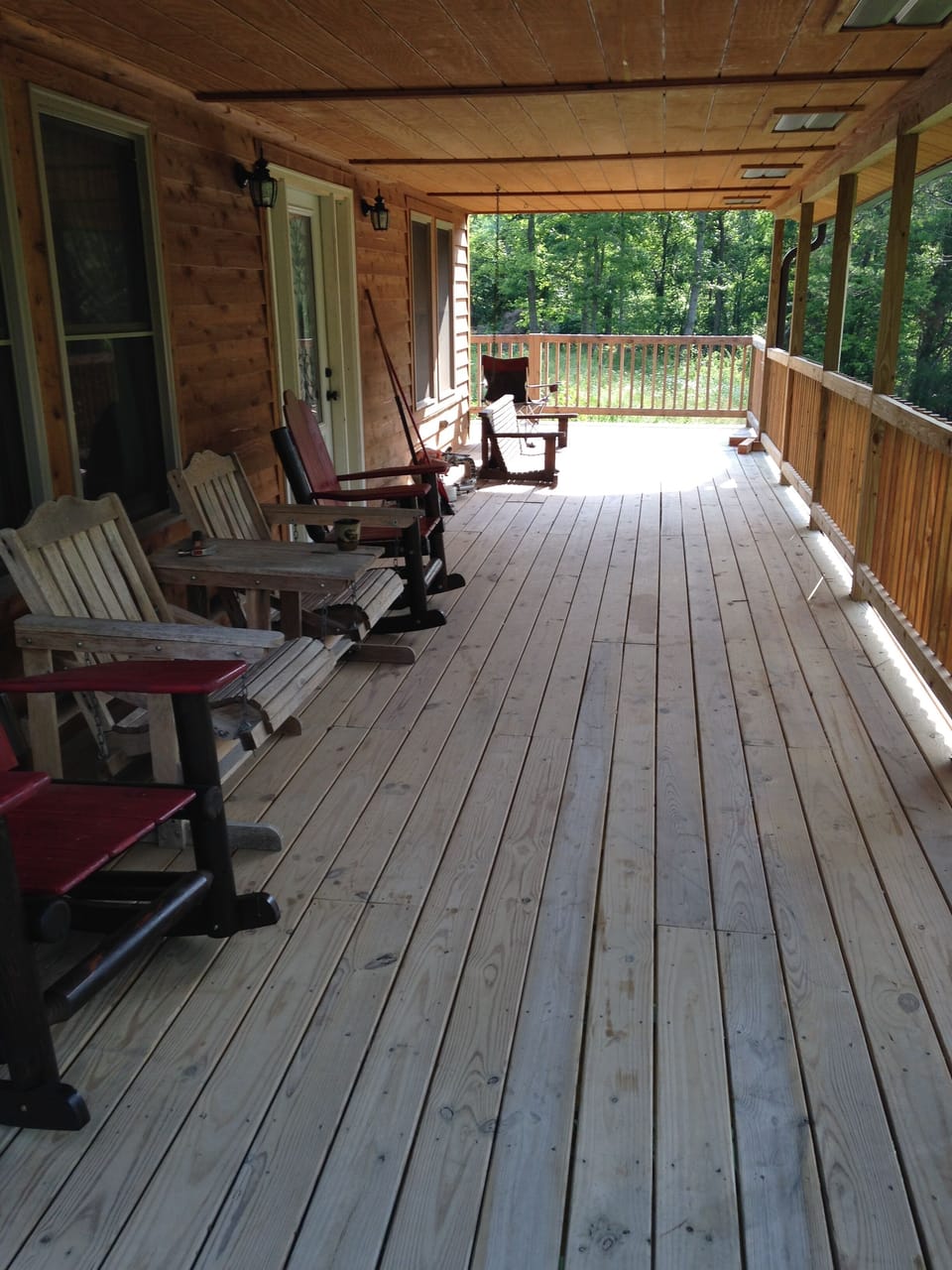 FRONT PORCH/SWING