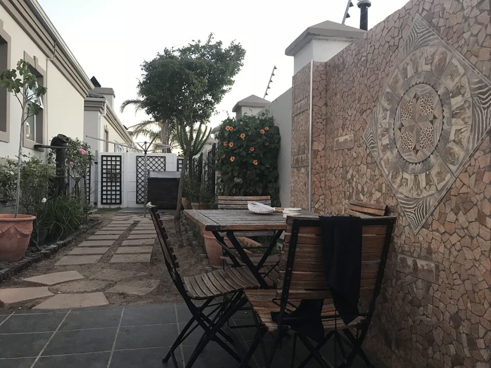 Garden Jacuzzy patio 