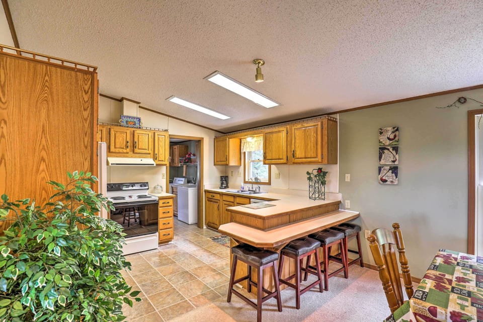 Kitchen | Pots/Pans | Dishware/Flatware | Spices