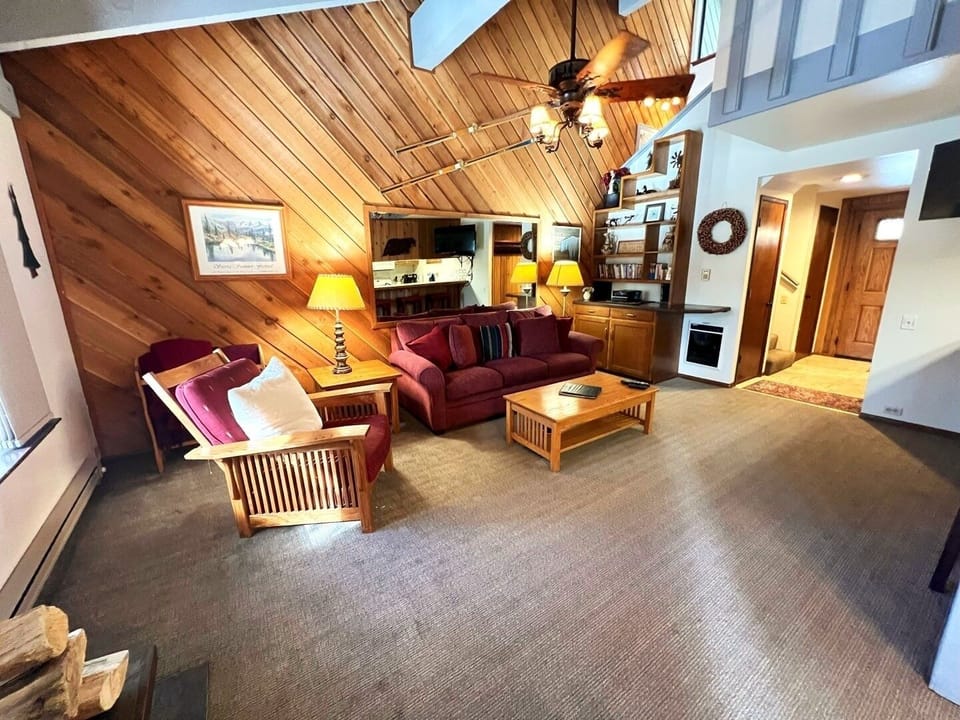 Living Room Pic3