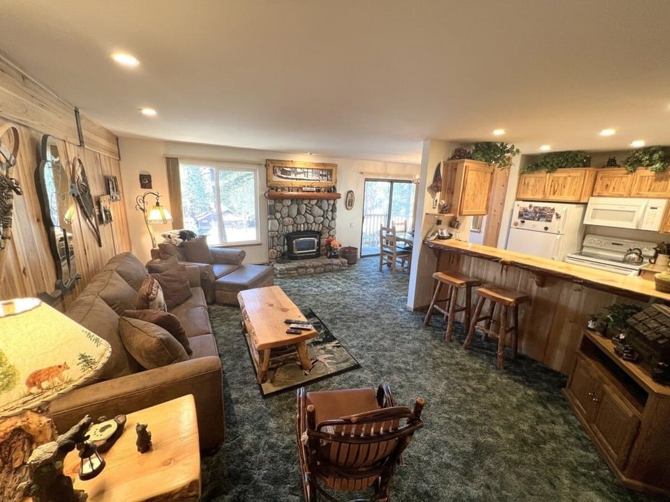 Living room pic2