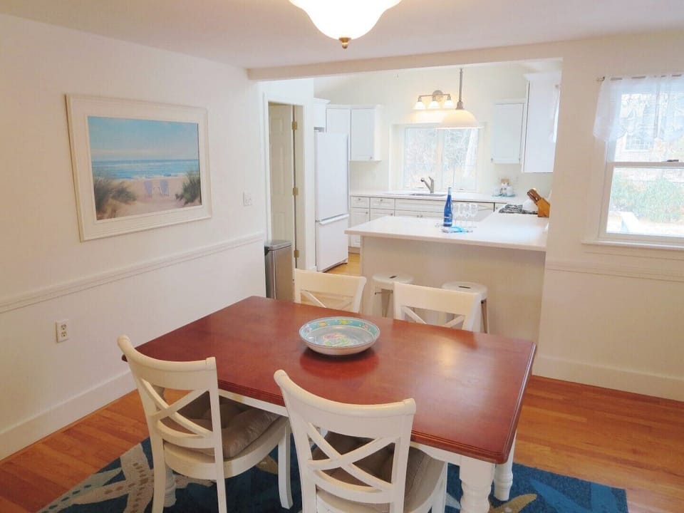 The dining area seats 6 - 142 George Ryder Road Chatham Cape Cod - New England Vacation Rentals