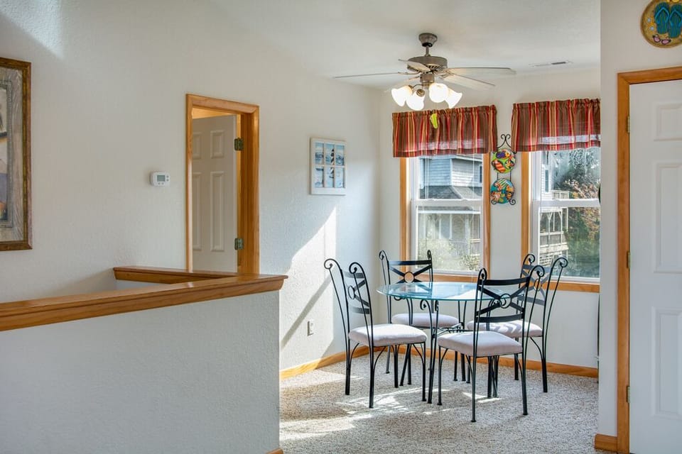 OSJ05: Flip Flop | Top Level Breakfast Nook