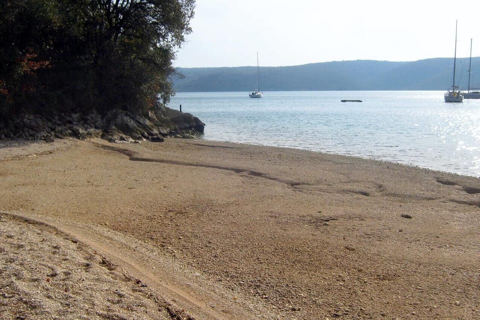 Nearby beaches