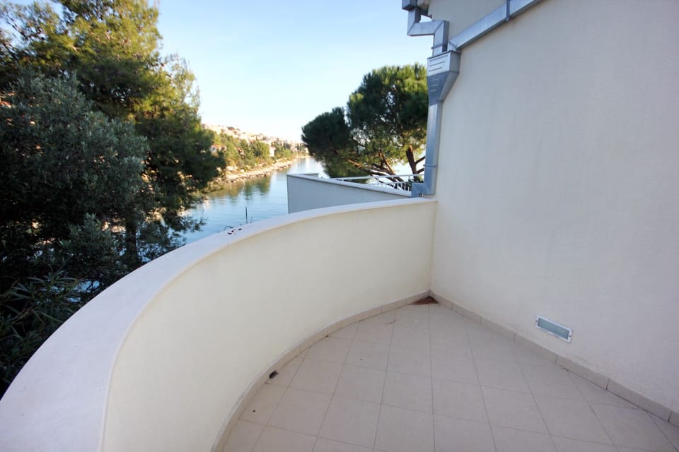 Terrace 2