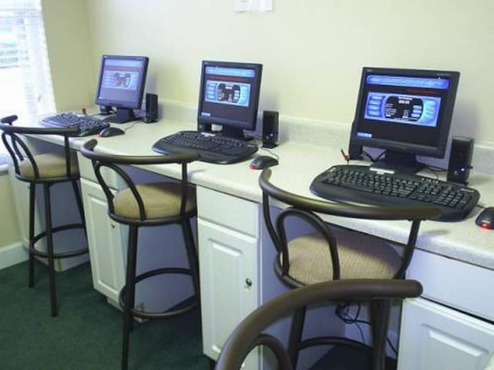 windsor palms 2300 business center