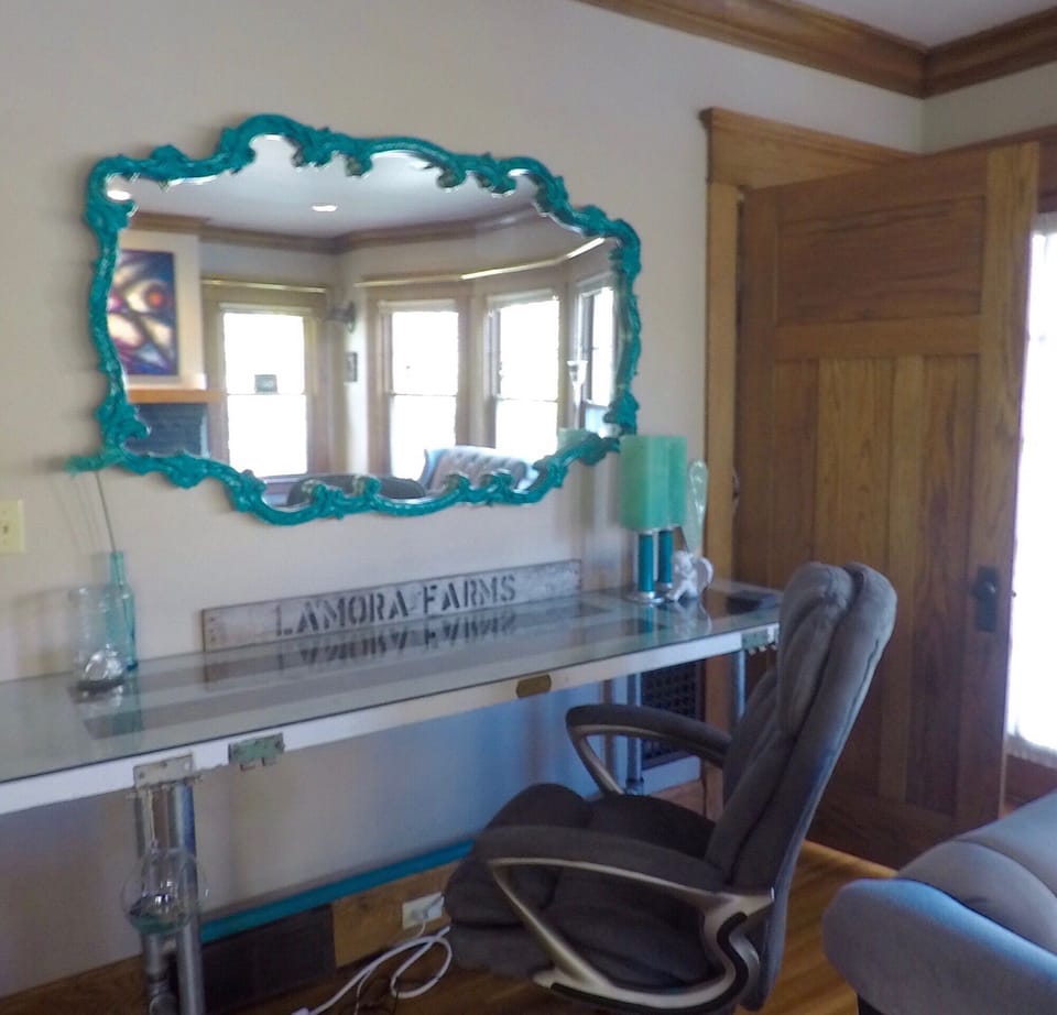 Desk second floor