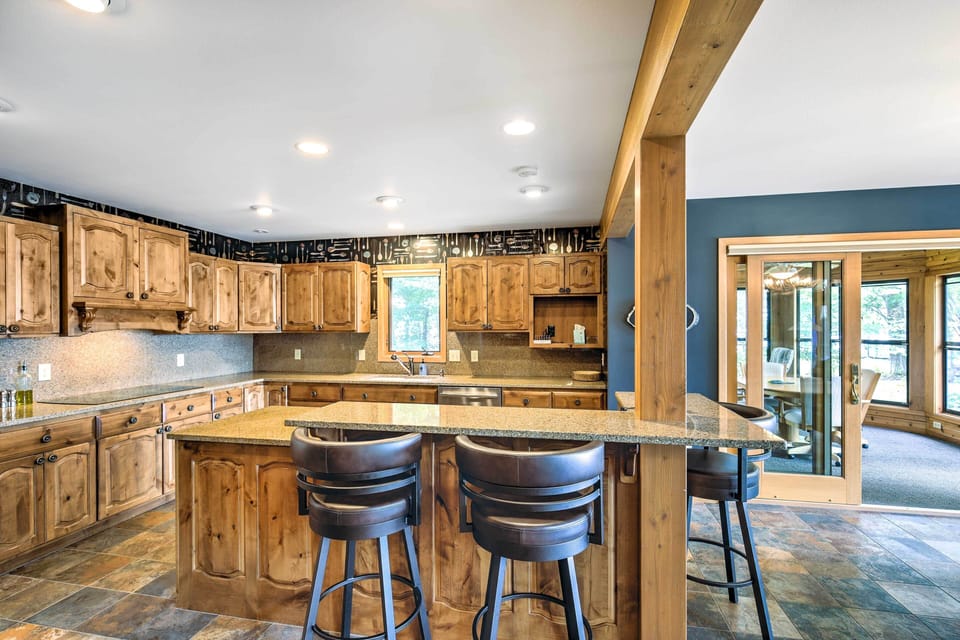 Kitchen | Main Level