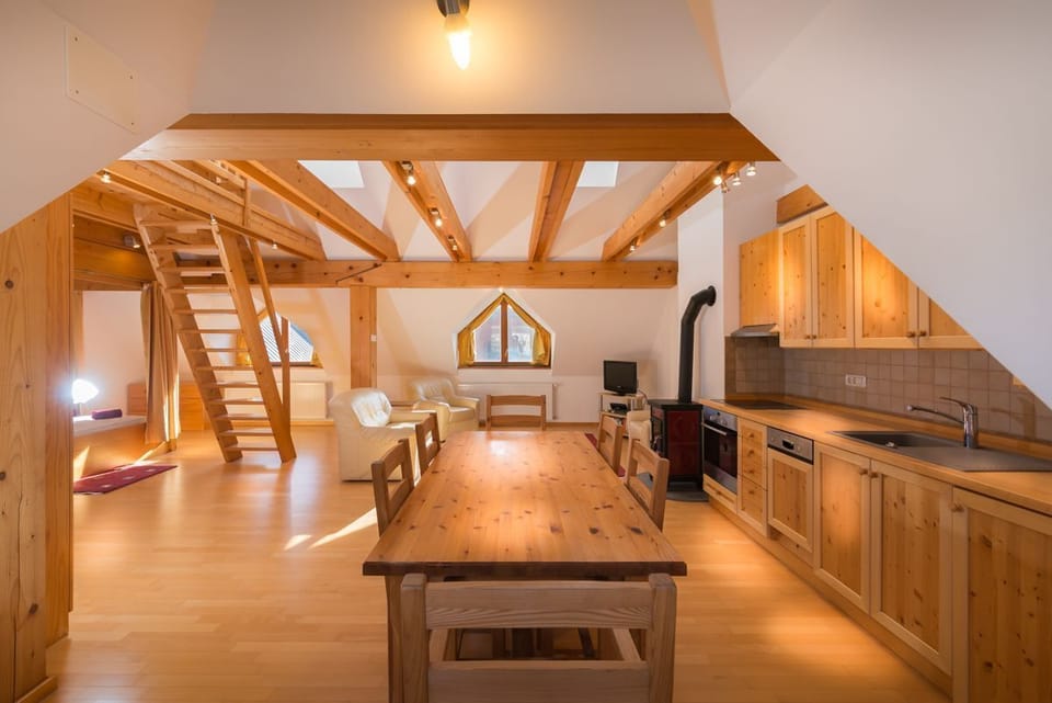 Koritnica Apartments - Gora - dining area