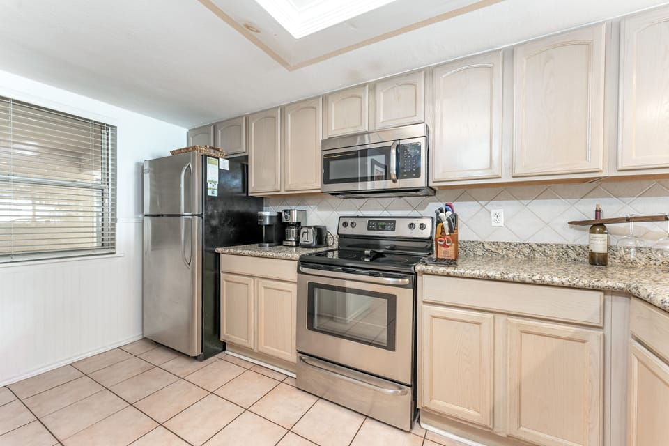 This fully equipped kitchen is exactly what you need to keep your crew happy!