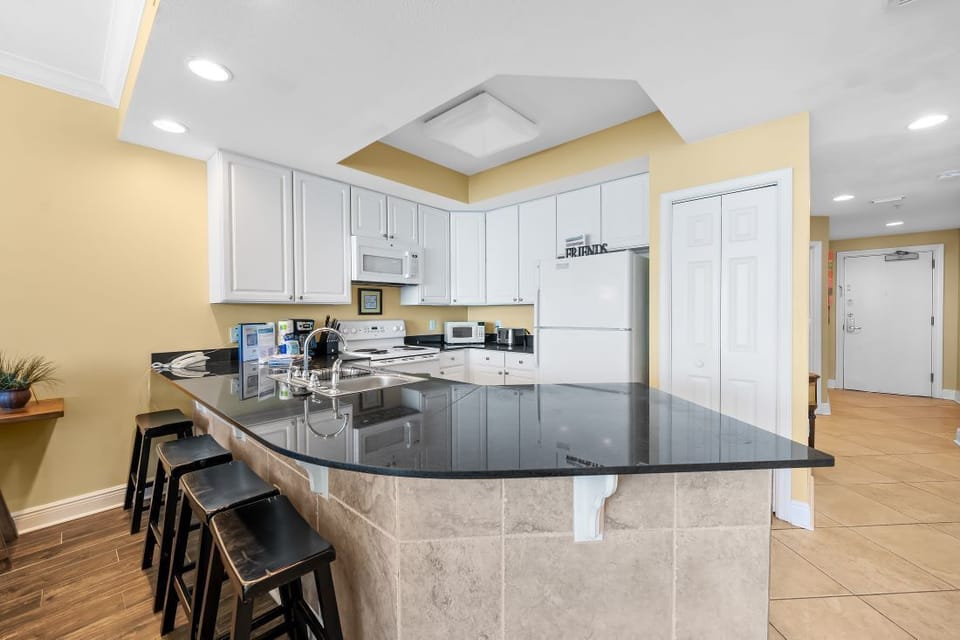 8 San Carlos 1406 Kitchen