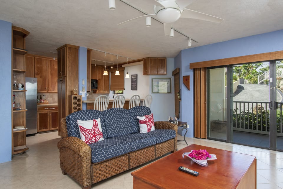 Living area with wrap around views.