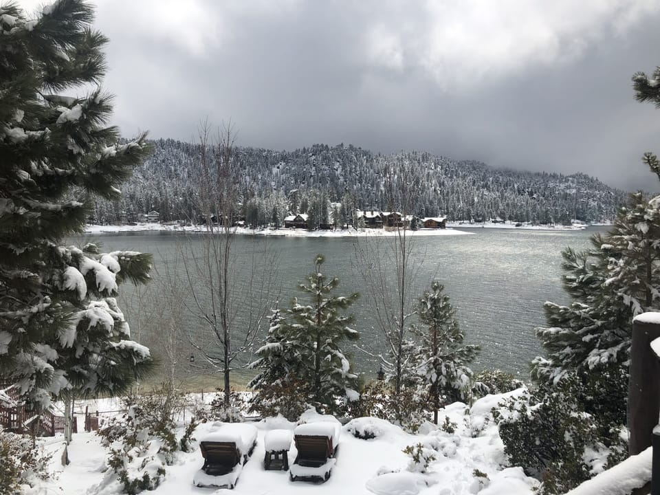 Stunning Lakefront Home, Game Room, Hot Tub, Fire Pit, 100 ft. Beach, Deep Water House in Big Bear