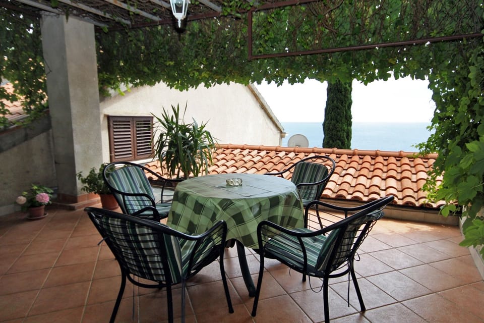Terrace 2
