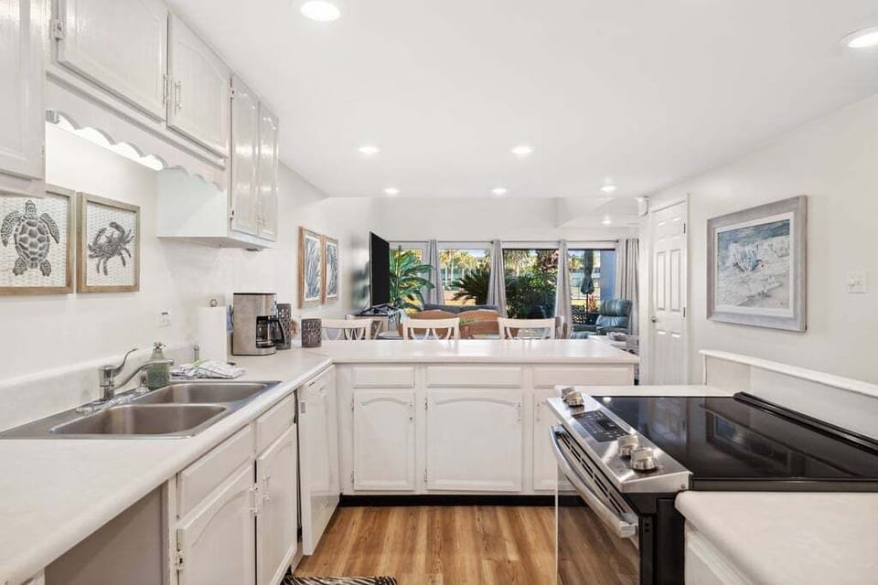 7-custom-22400-front-beach-rd-17