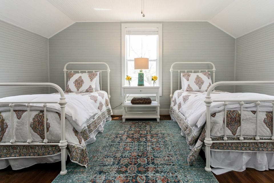 Upstairs twin bedroom