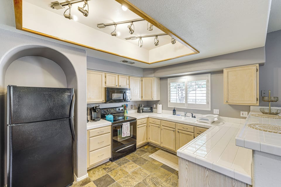 Kitchen | 1st Floor | Keurig & Drip Coffee Makers | Cooking Basics