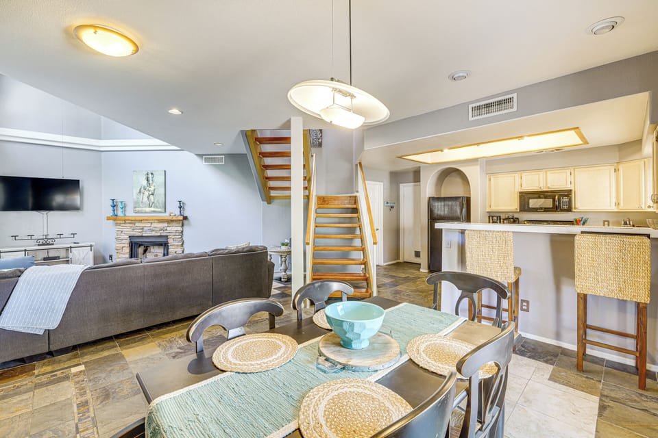 Dining Area | 1st Floor