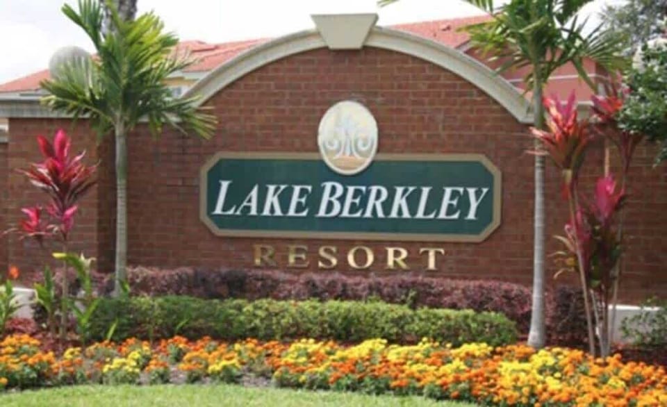 Lake Berkley Resort Community Sign.JPG