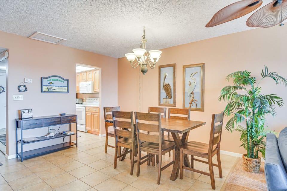 Dining Space | Dishware/Flatware