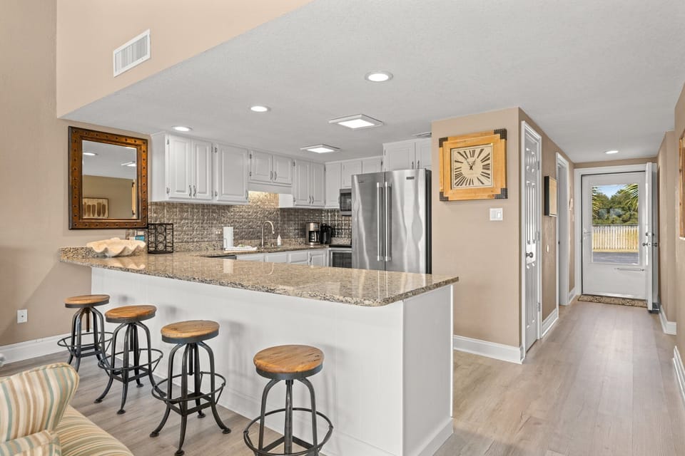 14-web-or-mls-22400-front-beach-rd-36