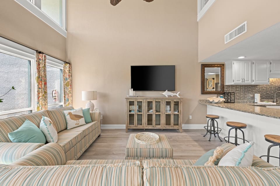 17-web-or-mls-22400-front-beach-rd-36