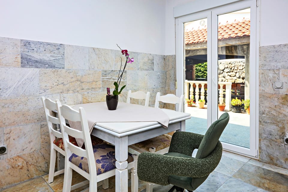 Dining room 2