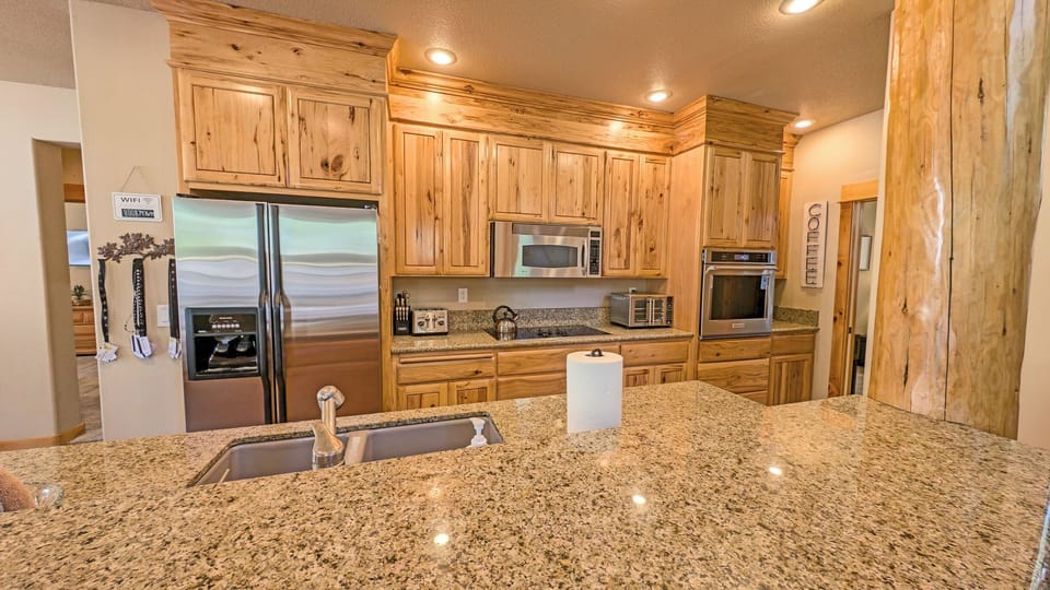 Poplar 16 - Kitchen