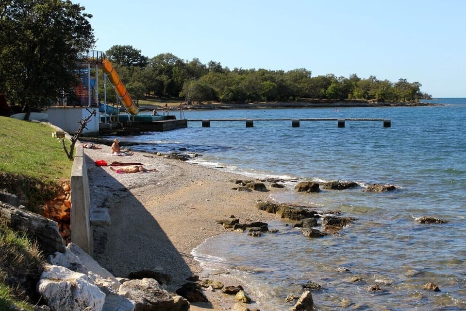Nearby beaches