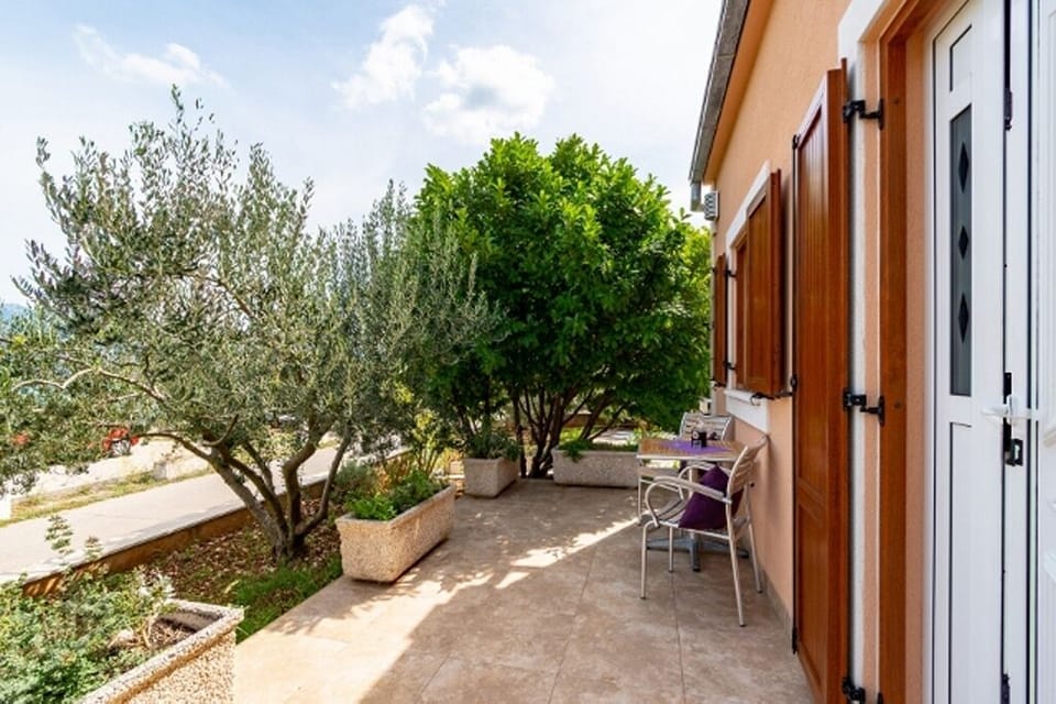 Terrace 2